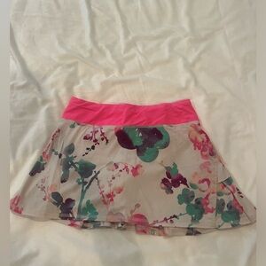 Lululemon vintage print skirt. Size 4